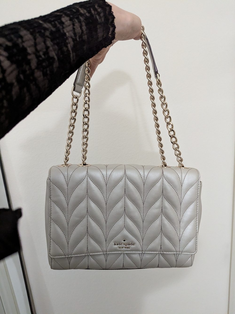 Pre-Owned Kate Spade Briar Lane Quilted Emelyn Silver Chain Shoulder Bag WKRU576
